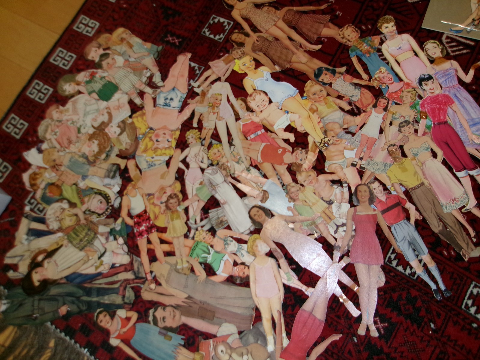 Lot damaged vintage paper dolls + huge pile damaged Dolly Dingle, crafts repair
