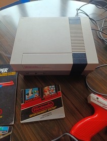 Console Nintendo Nes 2 Manettes Un Zapper Jeu Duck Hunt Notices