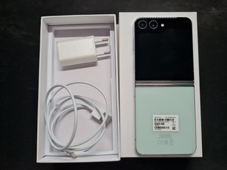 Samsung Galaxy Z Flip 5 512 GB Mint Mobile Smartphone Android Mobile Like New 310