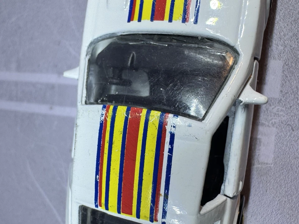 De colección Hot Wheels Blanco Nissan 300ZX GW Ruedas Doradas 1984 En Estado Casi Como Nuevo Foto 4 de 4