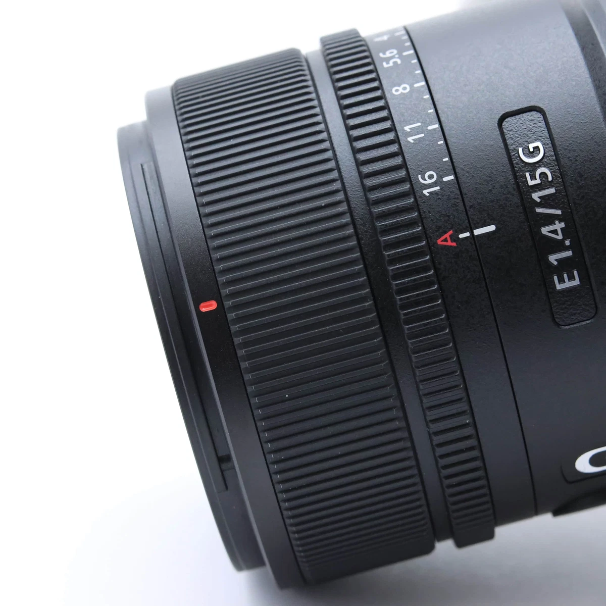 Sony E 15mm f/1.4 G Lens SEL15F14G With front and rear Sony E 15mm f/1.4 G Lens SEL15F14G With front and rear