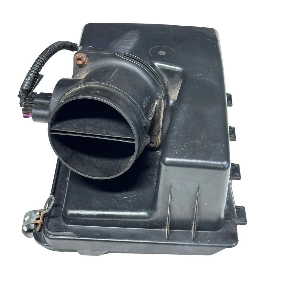 2005 Chevrolet Uplander Relay Terraza OEM Air Cleaner Filter Housing Cover 05 - Image 2 of 4