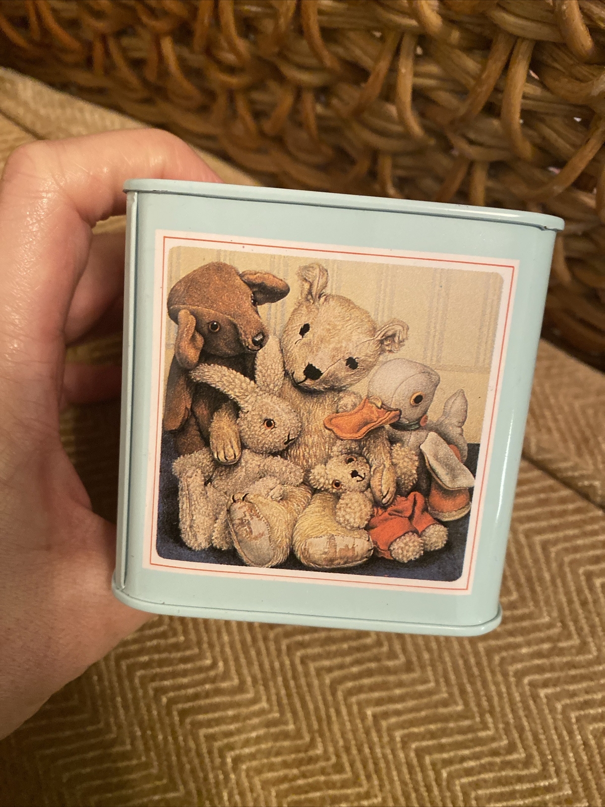 Old Bear Metal Tin Money Box Hunky Dory Designs Jane Hissey 1991 (b3