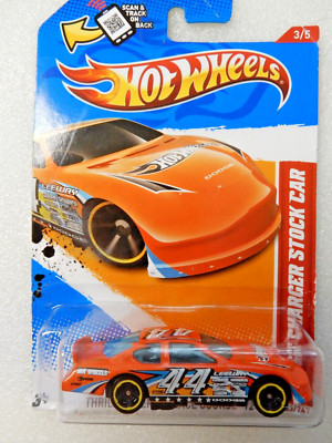 Hot Wheels Thrill Racers Race Course '12 Dodge Charger Stock Car 3/5 2012 NIP
