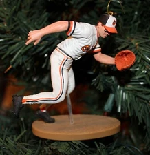 Brooks Robinson Baltimore Orioles 4" Christmas Tree Ornament Baseball Fielding