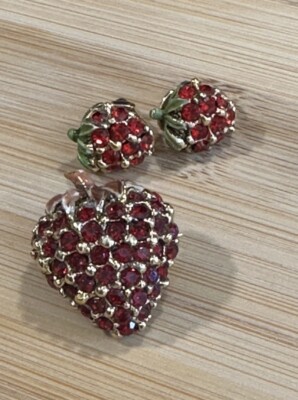 Ciner New York Ruby Red Rhinestone Domed Strawberry Brooch Earrings Set