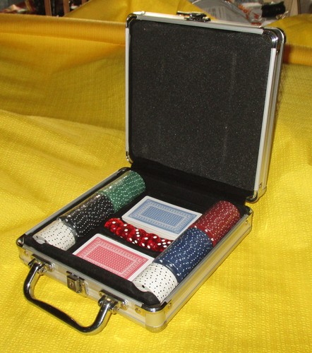 Avis mallette de poker 200 pièces Global Gizmos