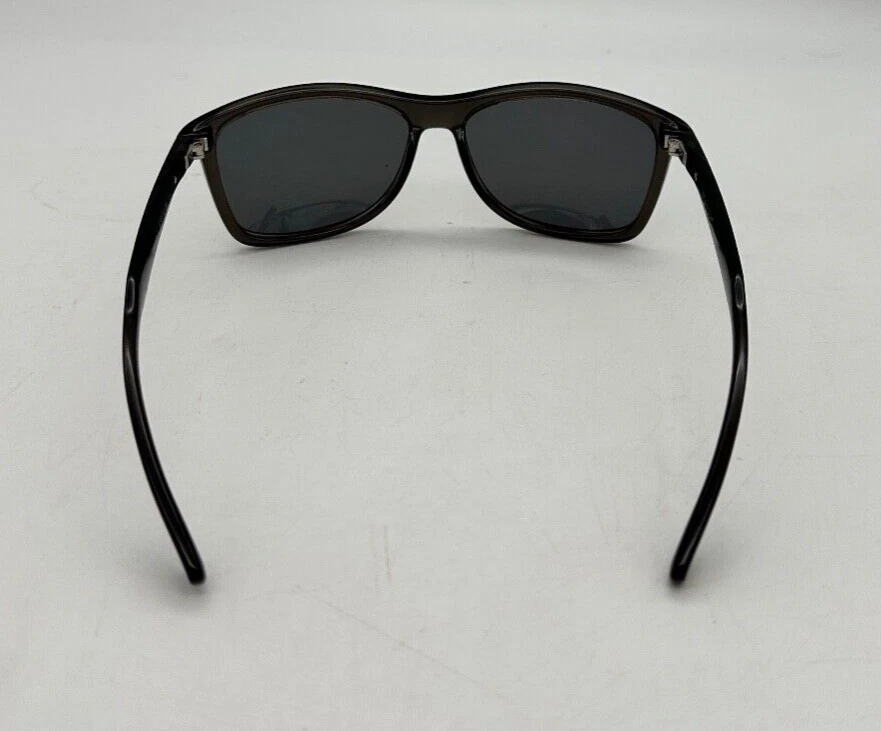 Maui and Suns 太阳镜方形黑色镜框 MS009-1 5715/136 — 第 4/4 张图片