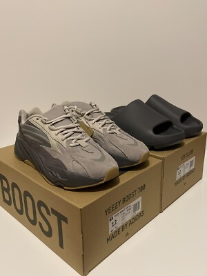 yeezy slide 700