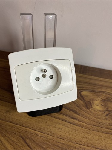 Schneider alvais alombard prise plastron tbe double rj45 cat à Grenoble