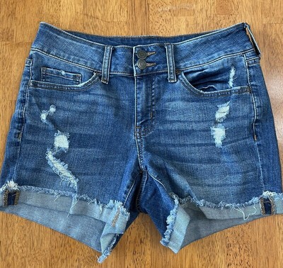 SO Low Rise Shorts Size 7 Favorite MIDI 