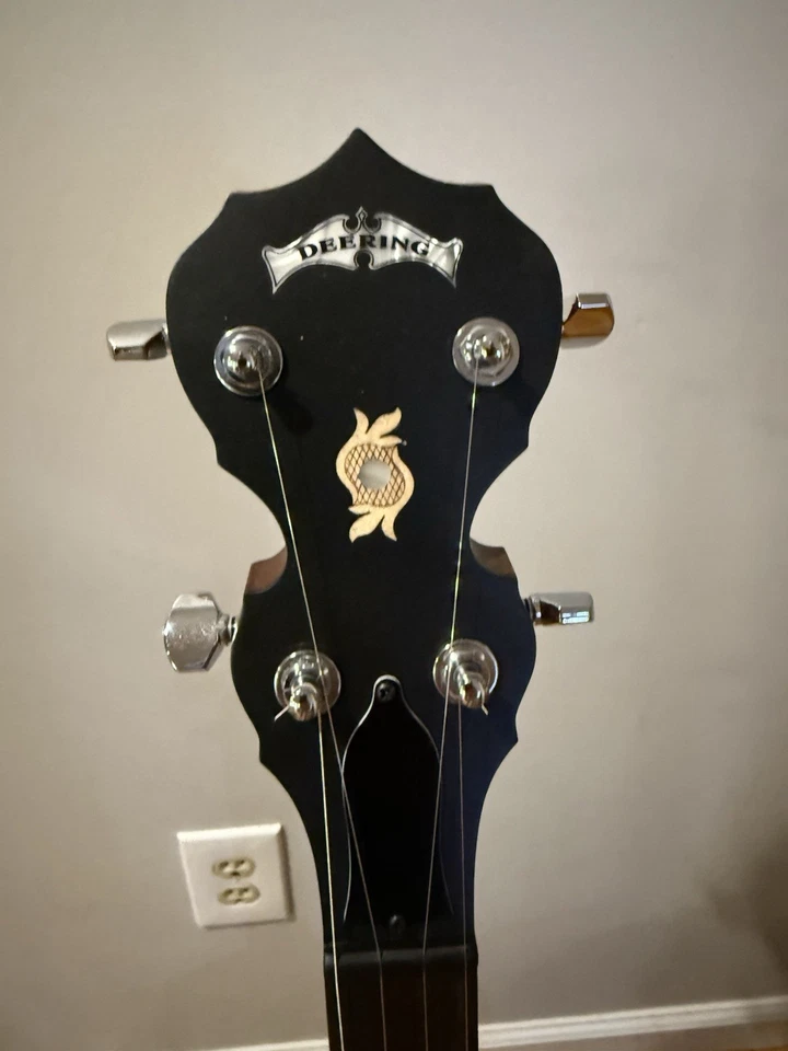 Banjo de 5 cuerdas Deering Boston con estuche original - Excelente estado Foto 3 de 4