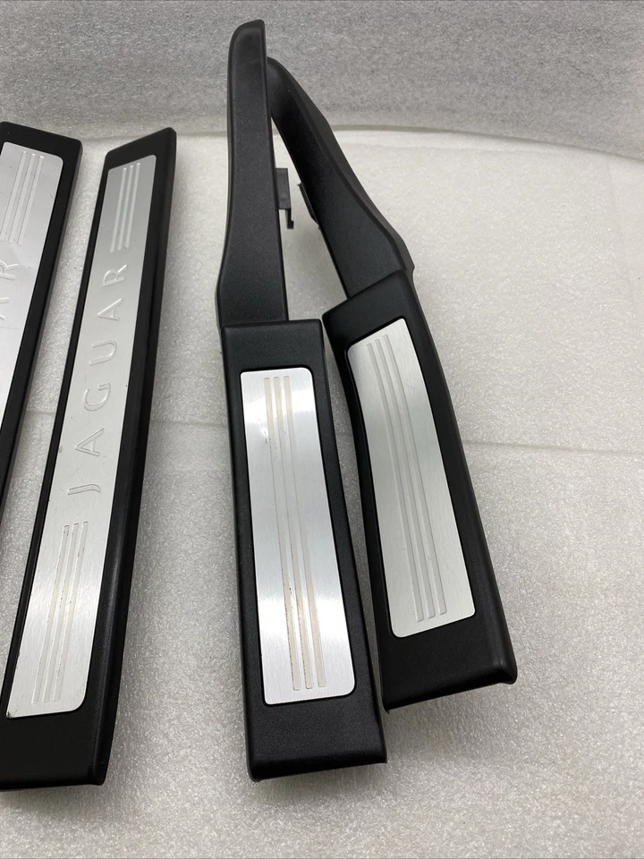 09-15 Jaguar XF Juego de 4 paneles de placa de desgaste de umbral de puerta delantera y trasera OEM Foto 4 de 4