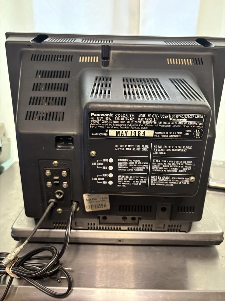 Panasonic 1984 13" Retro Gaming Color TV CTF-1359R w/Snap in Remote - Image 4 of 4