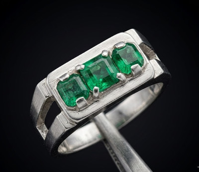 Herrenring natürlicher grüner Smaragd 925 Sterlingsilber Drei Steine Band 