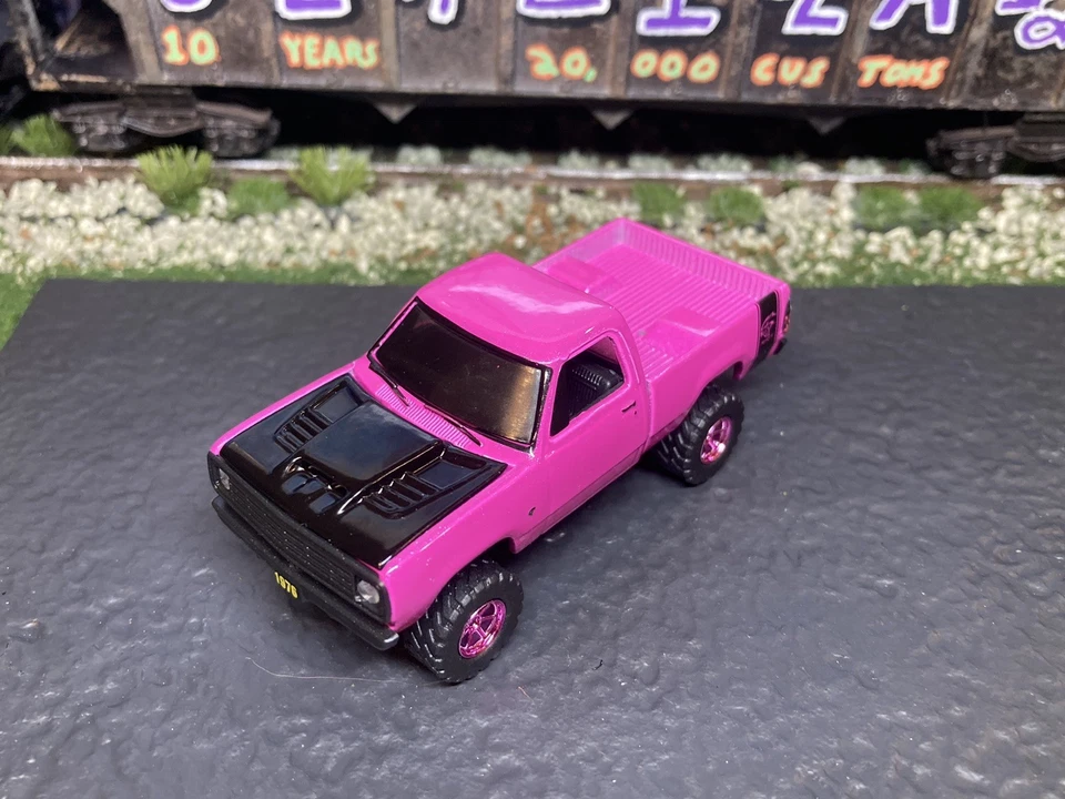 1976 Dodge Pickup Lifted 4x4 Truck 1/64 Diecast Custom Off Road M2 Machines - Image 2 of 4