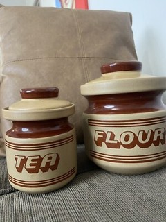 70s RETRO FLOUR & TEA CANISTER POTS WITH LIDS Vintage Set Of 2