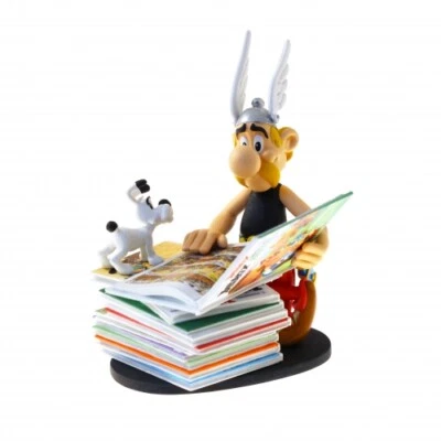 PLASTOY SAS Asterix - Asterix sitzt auf Bücherstapel - Neuauflage