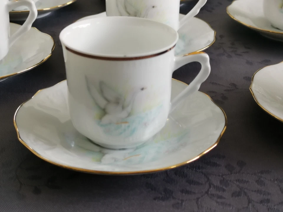 Servicio de café de porcelana Limoges Françoise De St Germain con decoración de cisne Foto 2 de 4