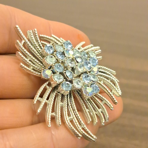 VINTAGE SIGNED CORO SILVER TONE BLUE RHINESTONE STARBURST BROOCH PIN DESIGNER - Picture 2 of 7
