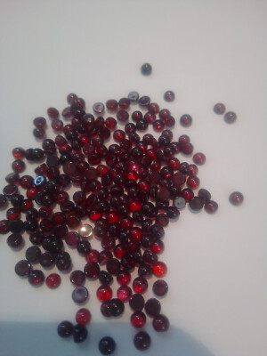 einzelne natürliche Granat cabochon  je ca 2,2 mm auction 7h