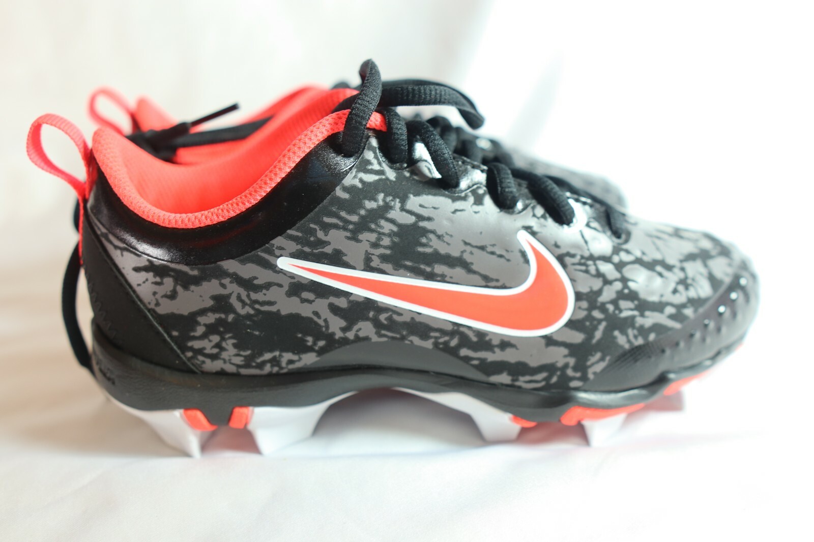 nike hyperdiamond