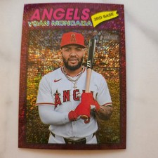 2026 Topps Heritage #35 Yoán Moncada Chrome Burgundy Sparkle Refractors