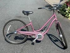 Bike, Womens 24" Cruiser, 3-speed automatic shift, pink, Fuji, Del Ray Model