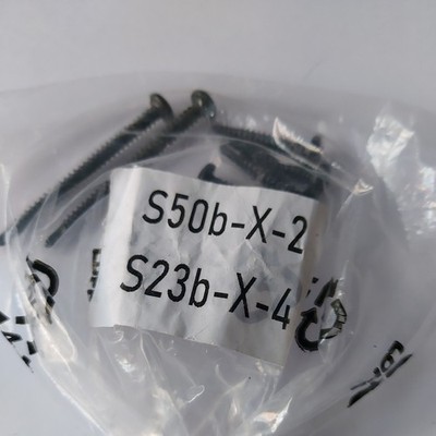 Keter Manor Apex Garten-Aufbewahrungsschuppen 6 x 8 Fuß Ersatz/Schrauben S23B (x4) + S50B (x2)
