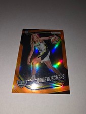 2025 WNBA Panini Prizm Paige Bueckers Rookie Variation Orange Prizm 32/99 RC