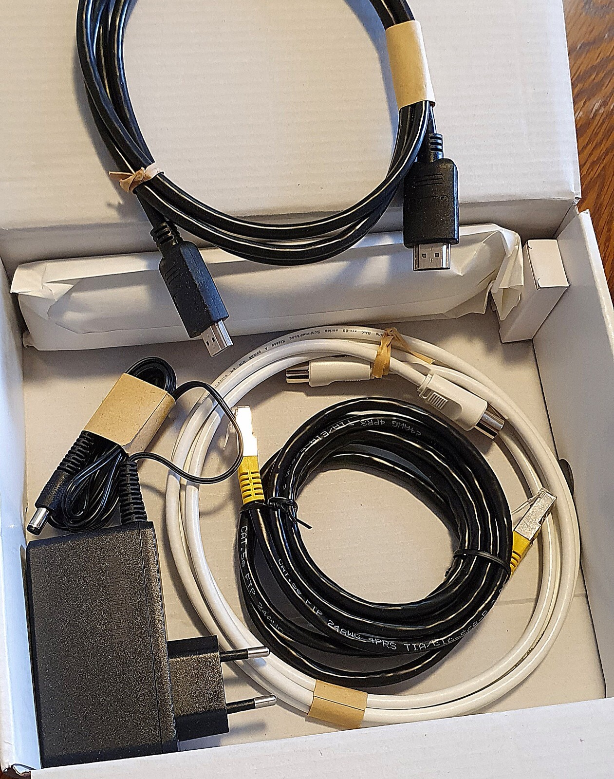 Giga Tv Cable Box 2 Festplatte Kaufen Vodafone Giga TV Cable Box 2, Neu Kabel. | eBay
