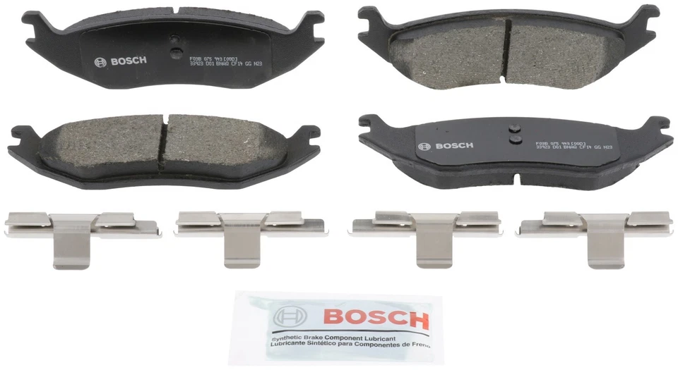 Pastillas de freno traseras de cerámica QuietCast Bosch para camioneta Dodge Ram 1500 2003 Foto 4 de 4