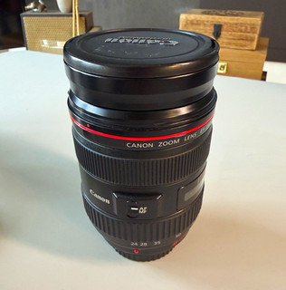 Canon EF 24 70mm f/2.8 L USM Zoom Lens EF Mount 77mm Filter