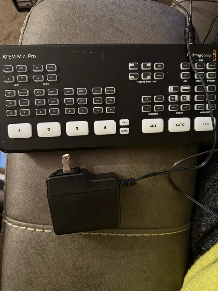 Blackmagic Design ATEM Mini Pro HDMI Live Stream Switcher - Image 2 of 3