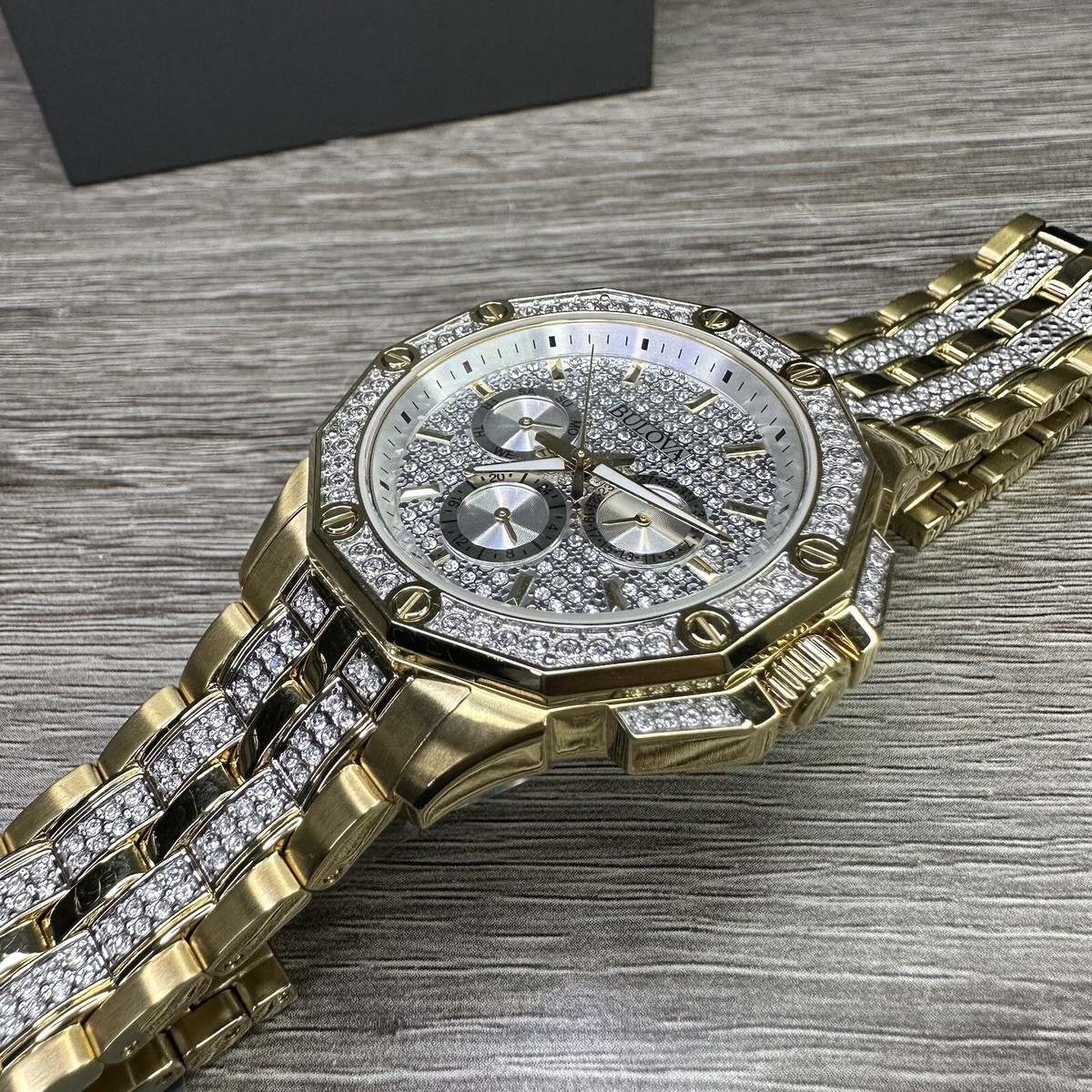 Swarovski 　腕時計 NEW✓ SWAROVSKI CRYSTALS✓ Bulova Octava Gold Tone Men's