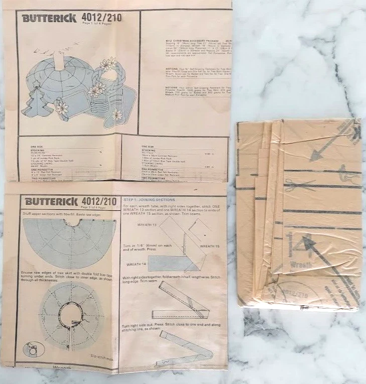 Butterick Pattern 210 Stocking Tree & Skirt Wreath Table Runner Baskets Uncut - Image 3 of 4