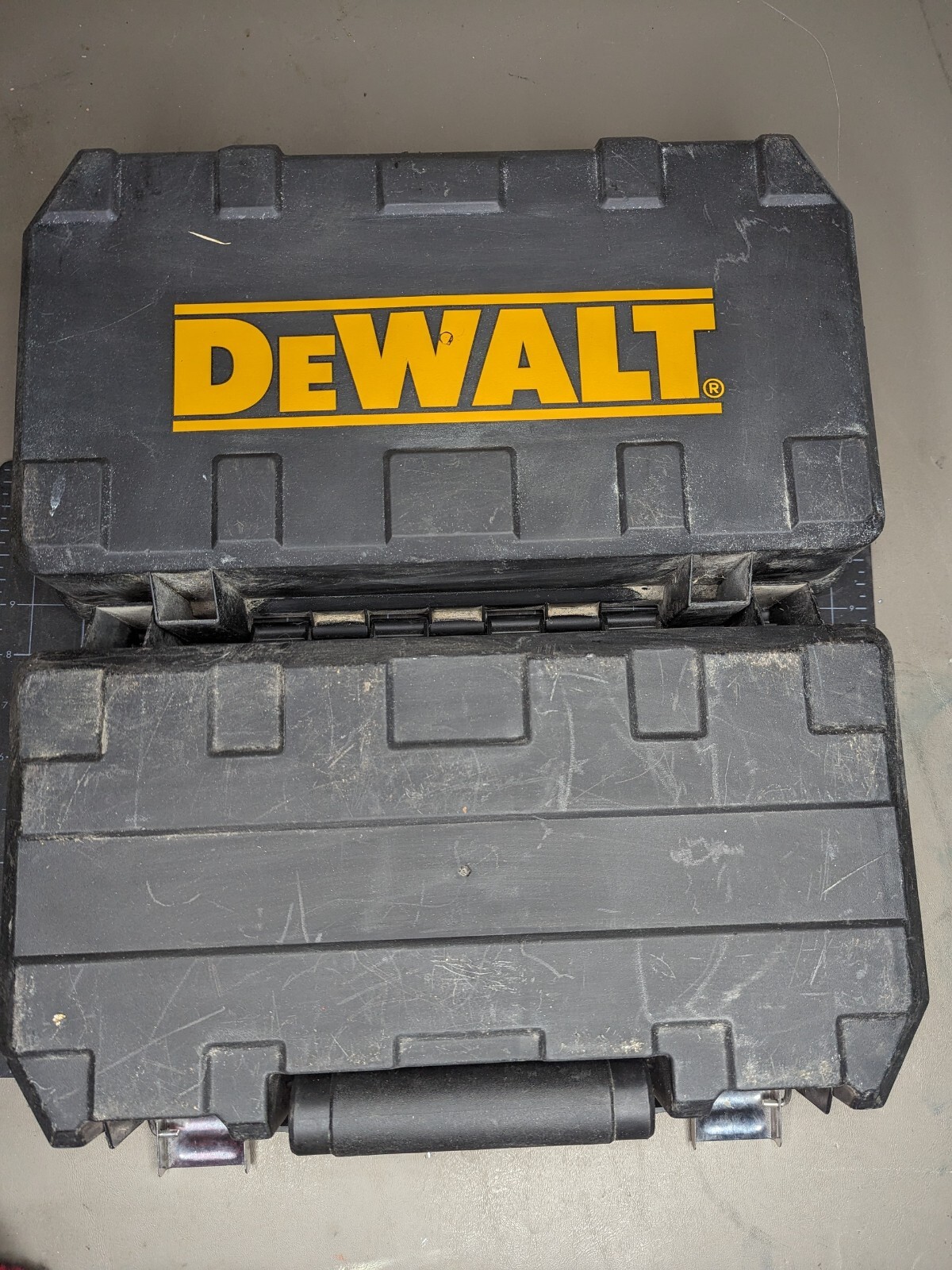 DeWALT 6.5 Amp Heavy Duty Plate / Biscuit Joiner DW682K with Case