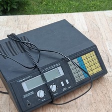 Realistic PRO-2004 Desktop Scanner 300 Channel AM/FM Analog Black