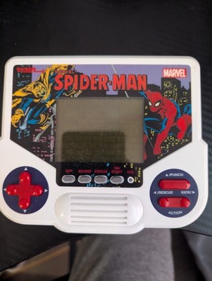 Hasbro Tiger Electronics Marvel Spider-Man Handheld Electronic Game - F2839