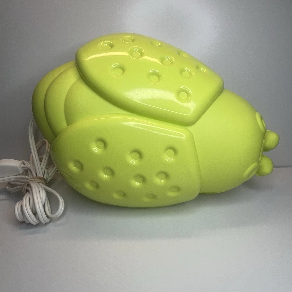 Lámpara de pared Ikea para niños iluminación de guardería Ladybug luz nocturna Smila verde insecto Foto 3 de 4