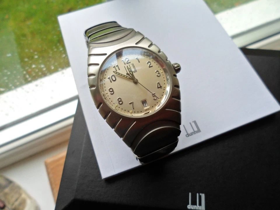 RELOJ DE CUARZO DUNHILL AD2000 DISEÑO JORG HYSEK CLÁSICO. CAJAS Y FOLLETO. Foto 2 de 4