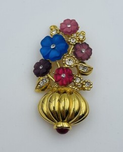 Authentic Trifari TM Vintage Gold Plated Rhinestone Glass Flowers Pin