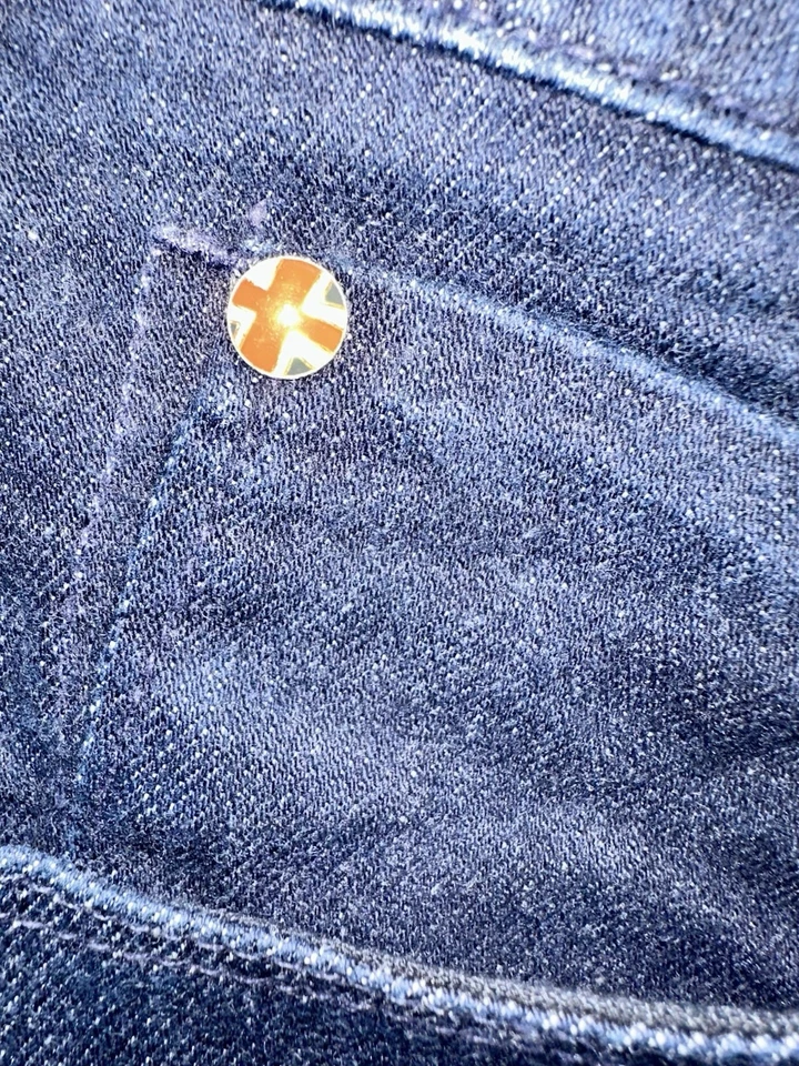 Pantalones de mezclilla acampanados de pierna ancha Hudson talla 28 lavado oscuro tiro bajo Foto 4 de 4