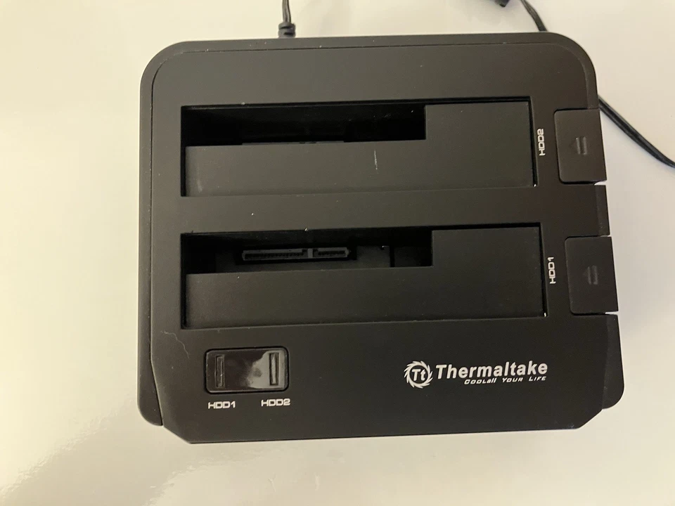 Thermaltake ST0014U BlacX Duet Dual 2.5"/3.5" SATA HDD Docking Station USB 3.0 - Image 3 of 4