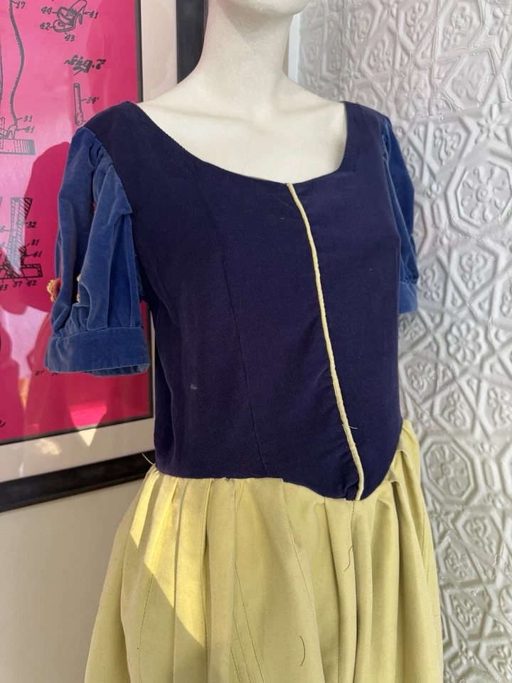 Vintage Snow White Costume-Theater-Halloween-Dress-Fairytale-Princess-Medium- - Image 2 of 4