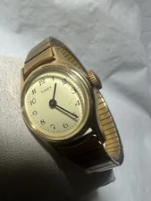 Timex Vintage manual winding, ladies watch very very clean, stretch band,22mm 