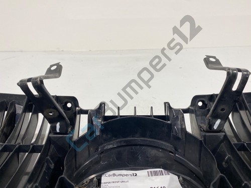 TOYOTA LANDCRUISER 2009-ON FRONT GRILLE 53114-60080 - Picture 7 of 11