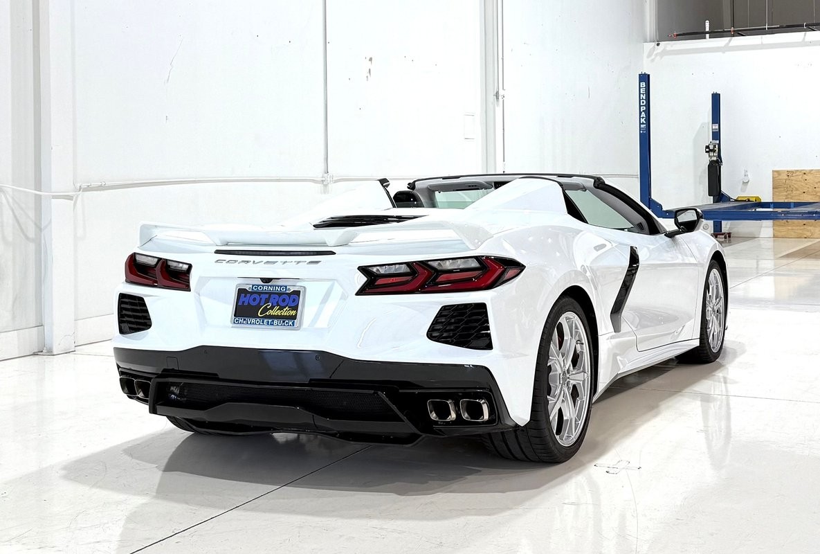 2020 White Chevrolet Corvette   | C8 Corvette Photo 9