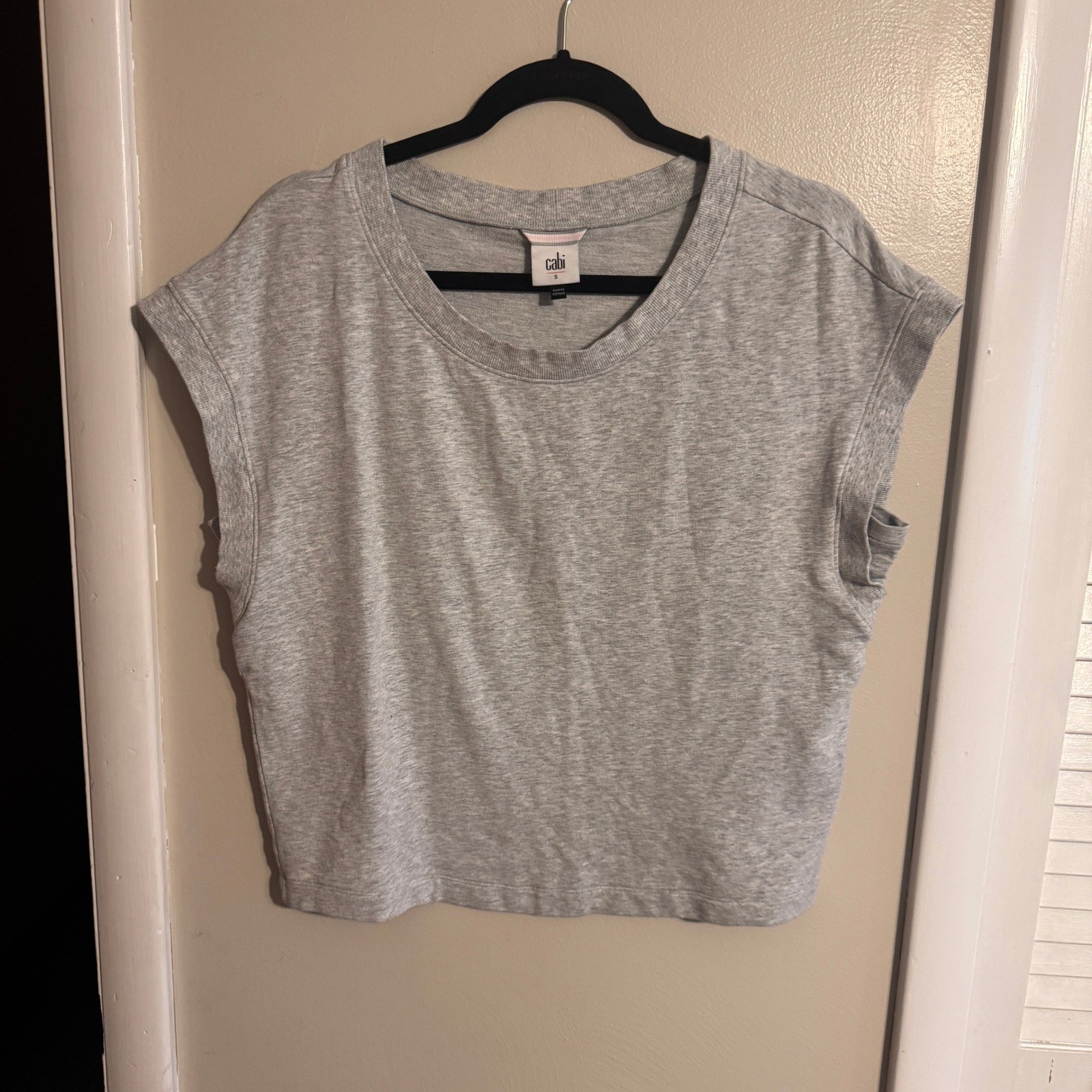 Cabi Womens Cap Sleeve Gray Elevated Basic Tee SZ… - image 1