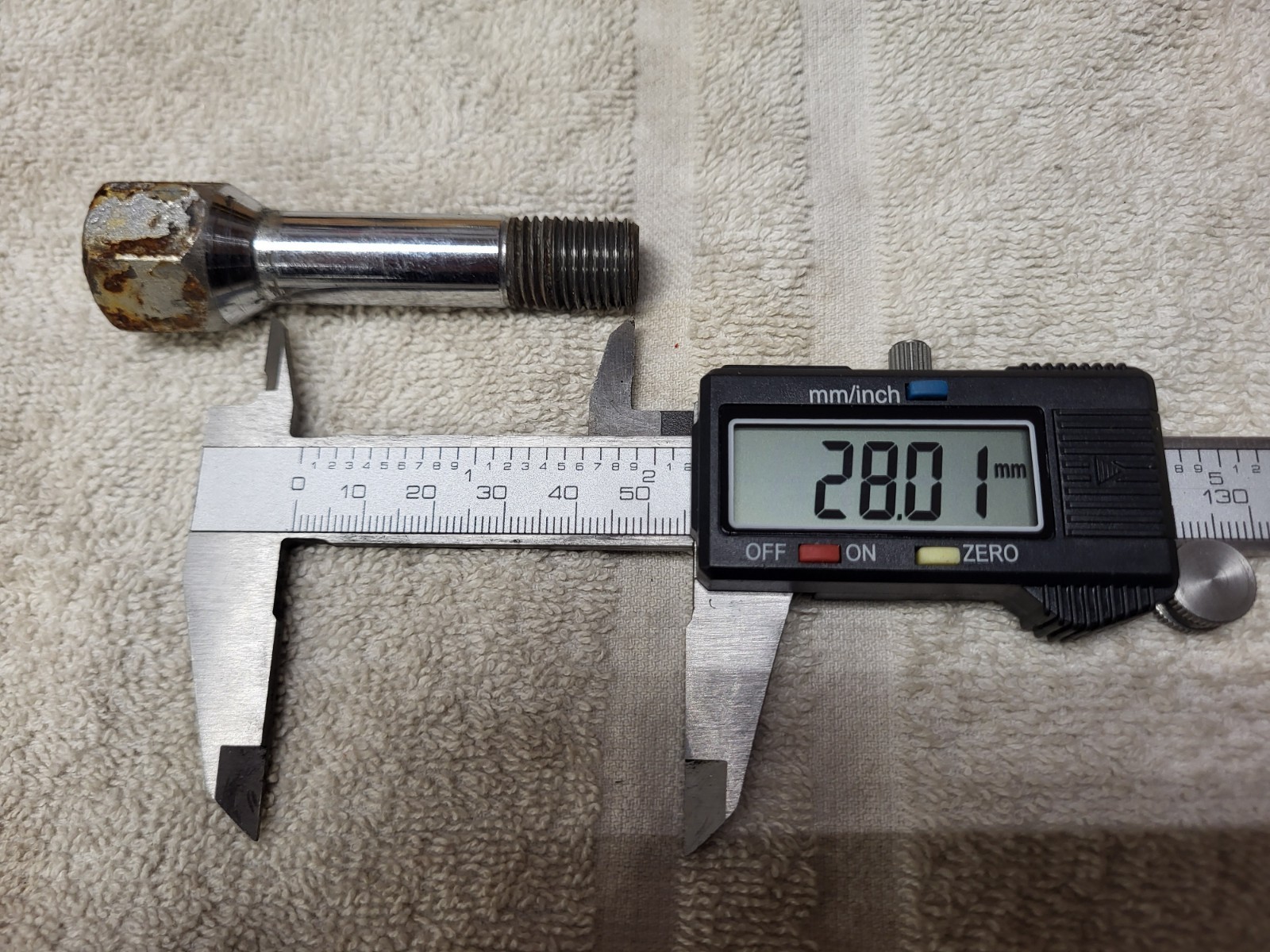 28  MM Ferrari lug bolts